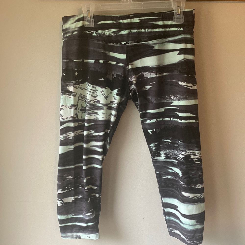 Capri yoga pants